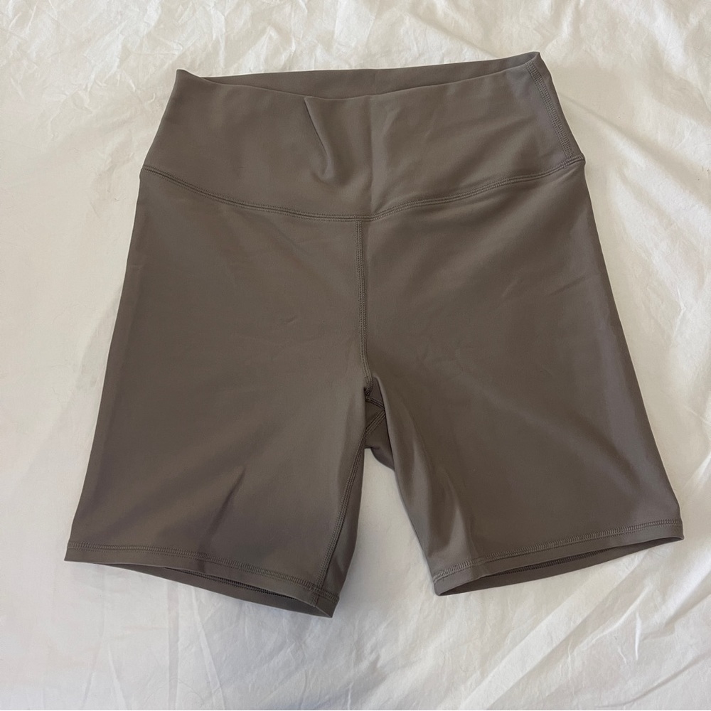 Abercrombie YPB Bike Shorts in Dark Taupe/Gray
